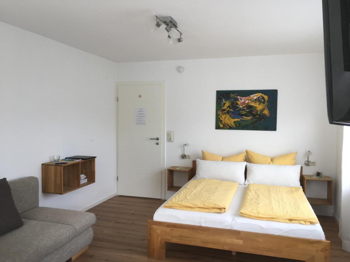 מיירסבורג Gaestehaus Sommertal Mit Pool Im Garten, Eigener Parkplatz, 800M Zum Bodensee, 300M Zur Altstadt מראה חיצוני תמונה