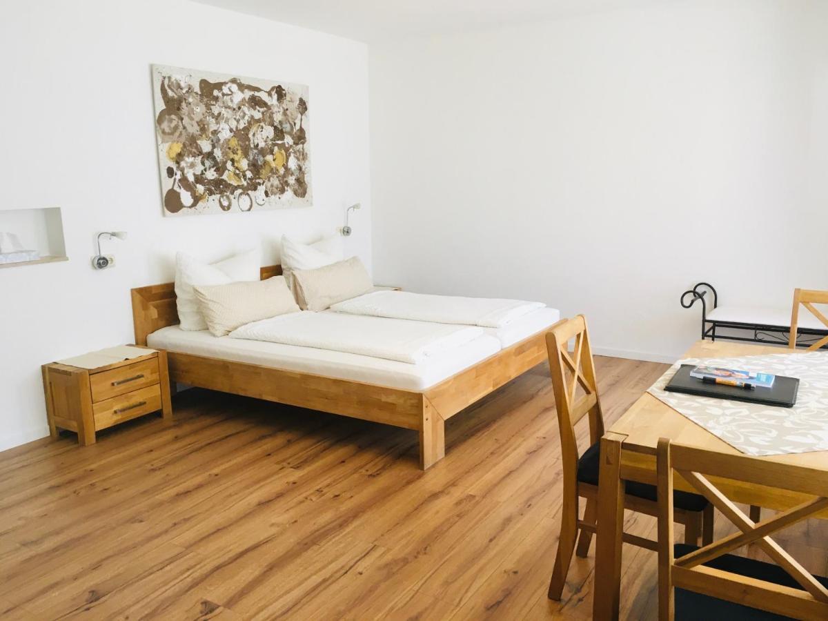 מיירסבורג Gaestehaus Sommertal Mit Pool Im Garten, Eigener Parkplatz, 800M Zum Bodensee, 300M Zur Altstadt מראה חיצוני תמונה