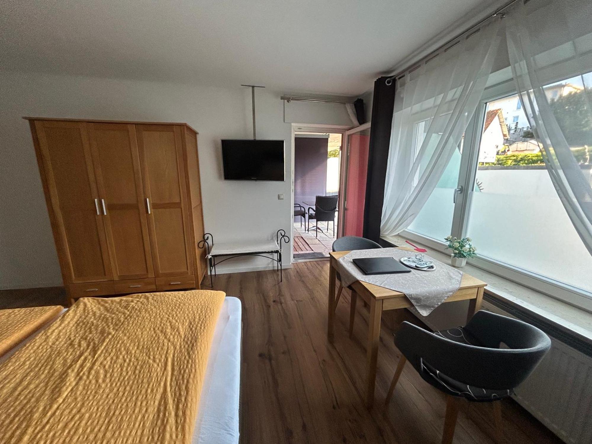 מיירסבורג Gaestehaus Sommertal Mit Pool Im Garten, Eigener Parkplatz, 800M Zum Bodensee, 300M Zur Altstadt מראה חיצוני תמונה